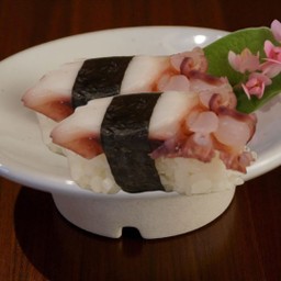 (ปั่นสด) ซูซิปลาหมึก 2ชิ้น