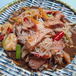 ตำขนมจีนคอหมูย่าง