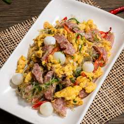 วุ้นเส้นผัดแหนม+กระเทียมดอง