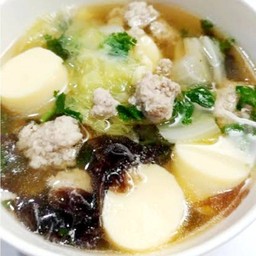 ต้มจืด วุ้นเส้น เต้าหู้+หมูสับ+ผักกาด+สาหร่าย