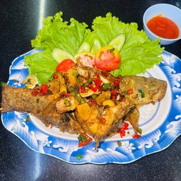 ปลากระพงผัดพริกเกลือ (ใช้ปลาทั้งตัว)