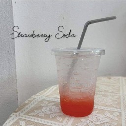 สตอเบอรี่โซดา