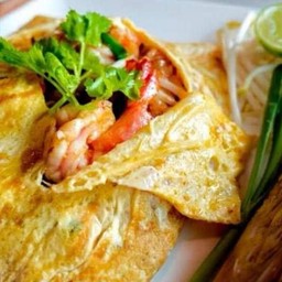 ผัดไททะเลห่อไข่