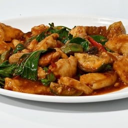 ผัดพริกแกง