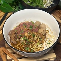 ก๋วยเตี๋ยวเรือสามยอดออโต้โมทีฟ