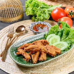 ปีกไก่ทอดน้ำปลา