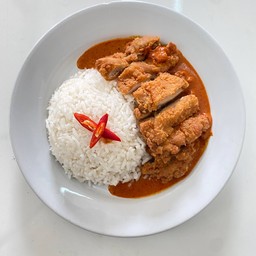 ข้าวพะแนงไก่ทอด