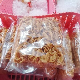 เส้นมาม่่า