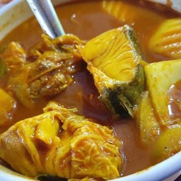 แกงส้มปลาทูนึ่งหน่อไม้สด