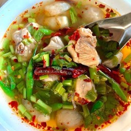 ต้มยำไก่ กับข้าว