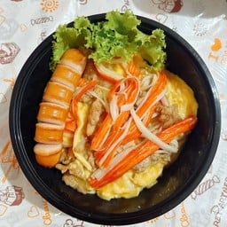 ข้าวไข่ข้นทรงเครื่อง (หมูสับ,ไส้กรอก,ปูอัด)