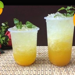 เสาวรส โซดา