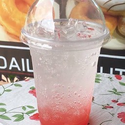 สตอเบอรี่โซดา