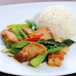 ข้าวคะน้า หมูกรอบ