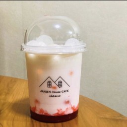 สตอเบอรี่นมสด