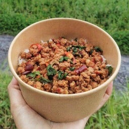 กะเพราแท้ ครัวแม่บุญลี