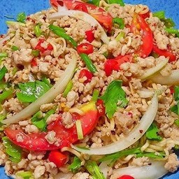 ยำมาม่าหมูสับ