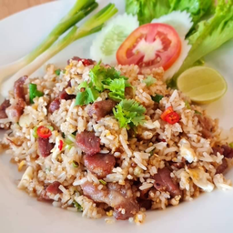 ข้าวผัด พริกขี้หนูหมูแดด