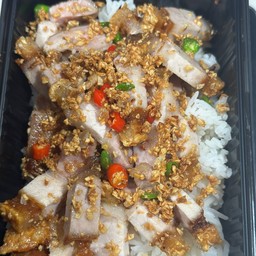 ผัดพริกเกลือ (กับข้าว)