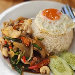 บ้านฉันท์ Cafe & Restaurant