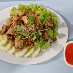 หมูกระเทียม