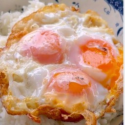 ข้าวไข่ดาว 3 ใบ
