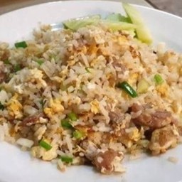 ข้าวผัดเนื้อ