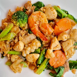 ผัดซีอิ๊วทรงเครื่อง