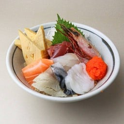 ข้าวหน้าปลาดิบรวม