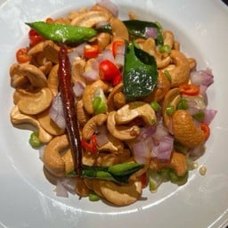 ยำเม็ดมะม่วงหิมพานต์