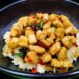 ข้าวกะเพราอกไก่: