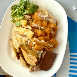 ข้าวมันไก่ต้มผสมไก่ทอด