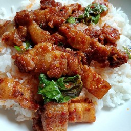 หมูสามชั้นผัดพริกแกง + ราดข้าว