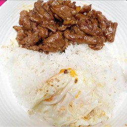 ข้าวหมูชิ้นผัดน้ำมันหอย