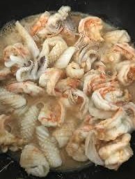 ข้าวเปียกรวมมิตร (เส้นมาม่า)