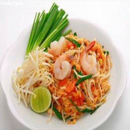 ผัดไทยกุ้งสด