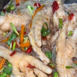 ยำเส้นเล็กตีนไก่