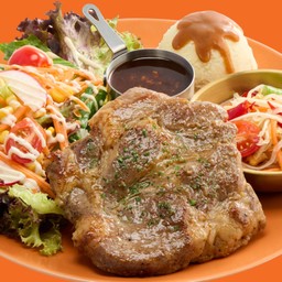 สเต๊กสันคอหมูสามเกลอ ซอสแจ่ว