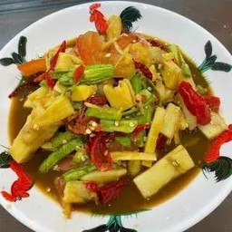 ตำหน่อไม้