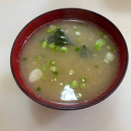 ซุปมิโซะ เต้าหู้สาหร่ายวากามะ