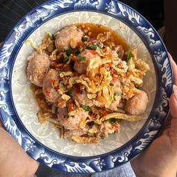 ก๋วยเตี๋ยวหมูเด้ง