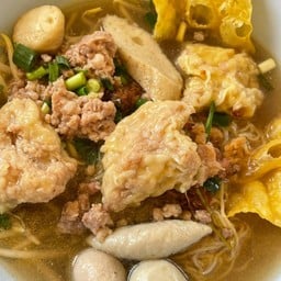 ก๋วยเตี๋ยวน้ำใสซุปกระดูกหมู