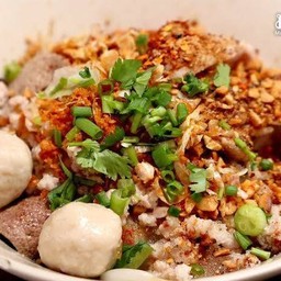 เส้นเล็กต้มยำ