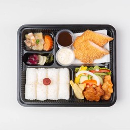 ปลาแซลมอนชุบเกล็ดขนมปังทอด