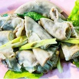 ไส้อ่อนลวกจิ้ม + น้ำจิ้มแจ่ว