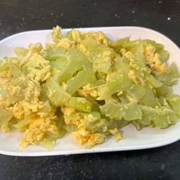 มะระผัดไข่