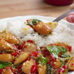 ข้าวกะเพราไส้กรอก