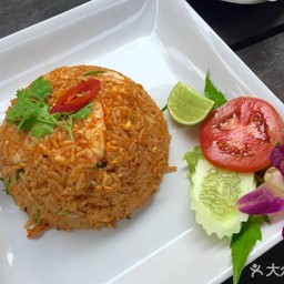 ข้าวผัดต้มยำ