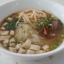 ก๋วยจั๊บไก่ฉีก