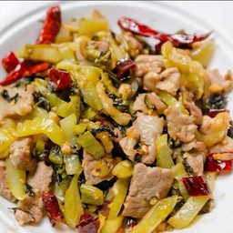 ผัดผักกาดดอง ไข่ หมูชิ้น ราดข้าว